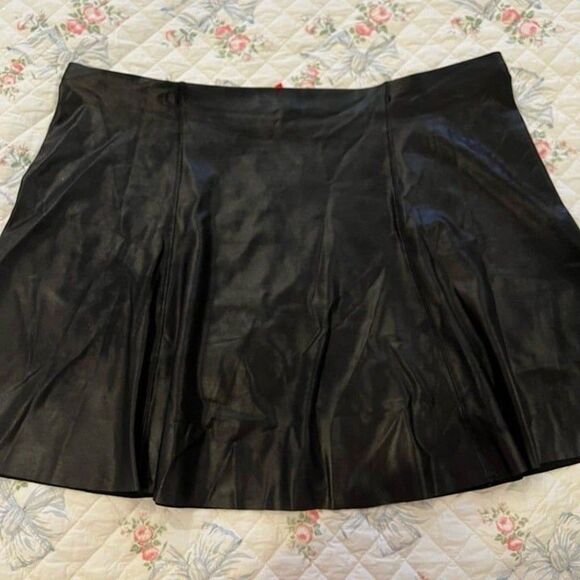 SPANX Faux Leather Flouncy Skirt Black size 2X NWT - Picture 11 of 12